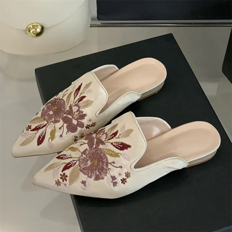 Eilyken Fashion Shallow Square Low Heels Women Slippers Summer Vintage Embroidery Pointed Toe Party Dress Mules Shoes
Eilyken Fashion Shallow Square Low Heels Women Slippers Summer Vintage Embroidery Pointed Toe Party Dress Mules Shoes