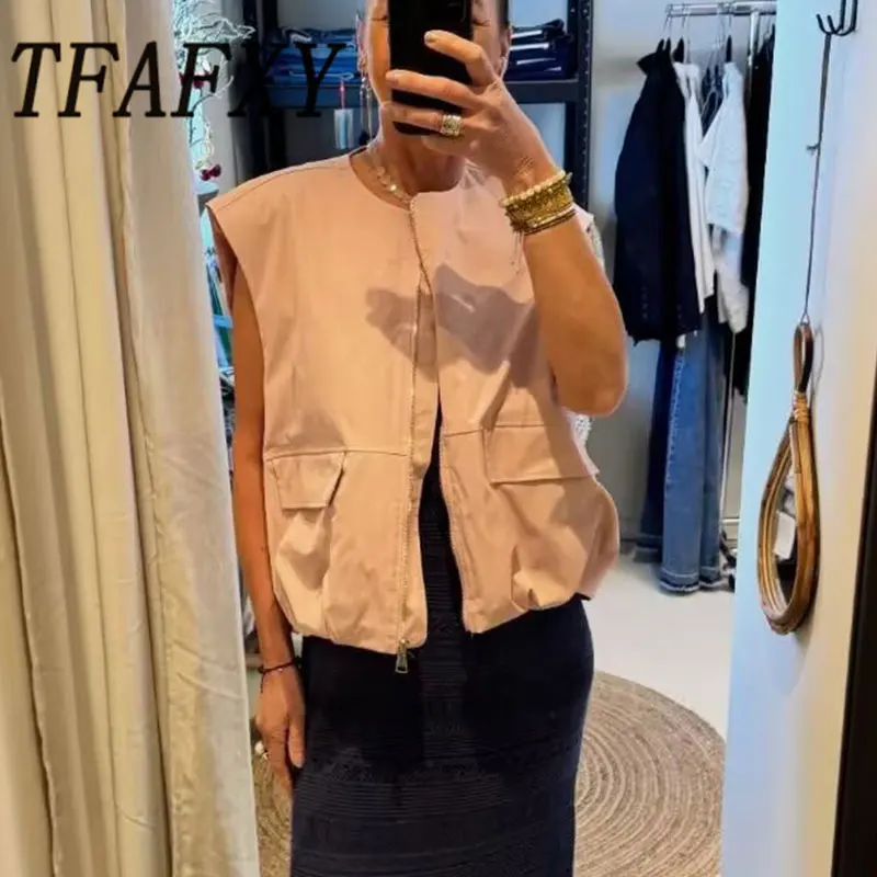 TFAFXY 2026 Spring Ruched Sleeveless Vest Women Zip Vests for Women Streetwear Women Jackets Holiday Casual Short Vest
TFAFXY 2026 Spring Ruched Sleeveless Vest Women Zip Vests for Women Streetwear Women Jackets Holiday Casual Short Vest