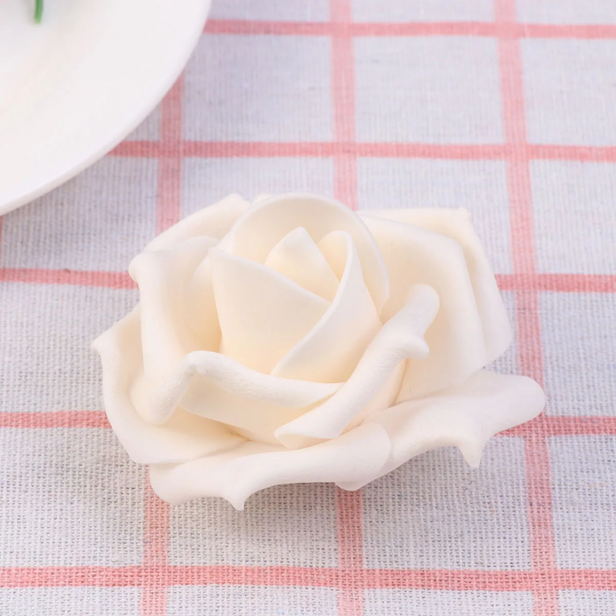 100 Pcs Artificial Rose Decor Flower Head Fake Roses Wedding Faux Flowers Decorations
100 Pcs Artificial Rose Decor Flower Head Fake Roses Wedding Faux Flowers Decorations