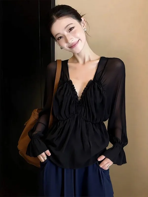 Elegant V-Neck Shoulder-Length Bell Sleeve Black Chiffon Shirt Women's Fashion Spring Summer New Style Loose Fit Korean Style
Elegant V-Neck Shoulder-Length Bell Sleeve Black Chiffon Shirt Women's Fashion Spring Summer New Style Loose Fit Korean Style