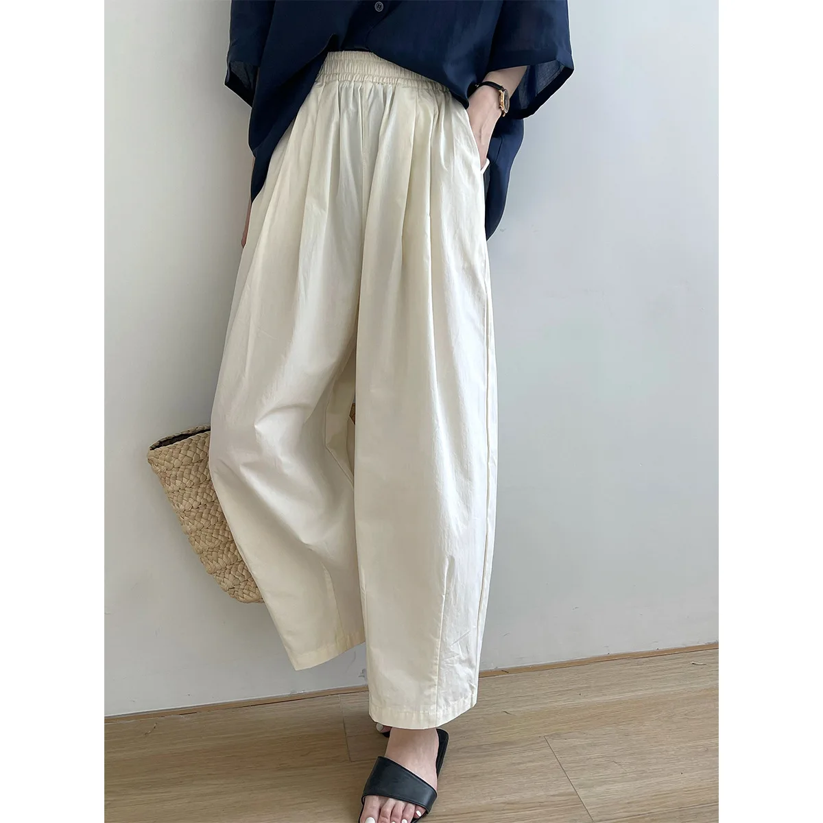 Spring Summer Women's Ankle-length Pants Literary Casual Retro High-waisted Radish Pants Elastic Waist Loose Wide-legged Pants
Spring Summer Women's Ankle-length Pants Literary Casual Retro High-waisted Radish Pants Elastic Waist Loose Wide-legged Pants