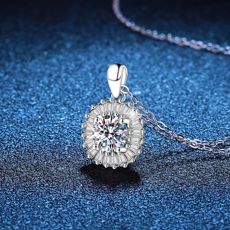 XL253 Lefei Fashion Luxury Trendy Classic 1ct Moissanite Design Sunflower Necklace For Charm Women 925 Silver Party Jewelry Gift
XL253 Lefei Fashion Luxury Trendy Classic 1ct Moissanite Design Sunflower Necklace For Charm Women 925 Silver Party Jewelry Gift