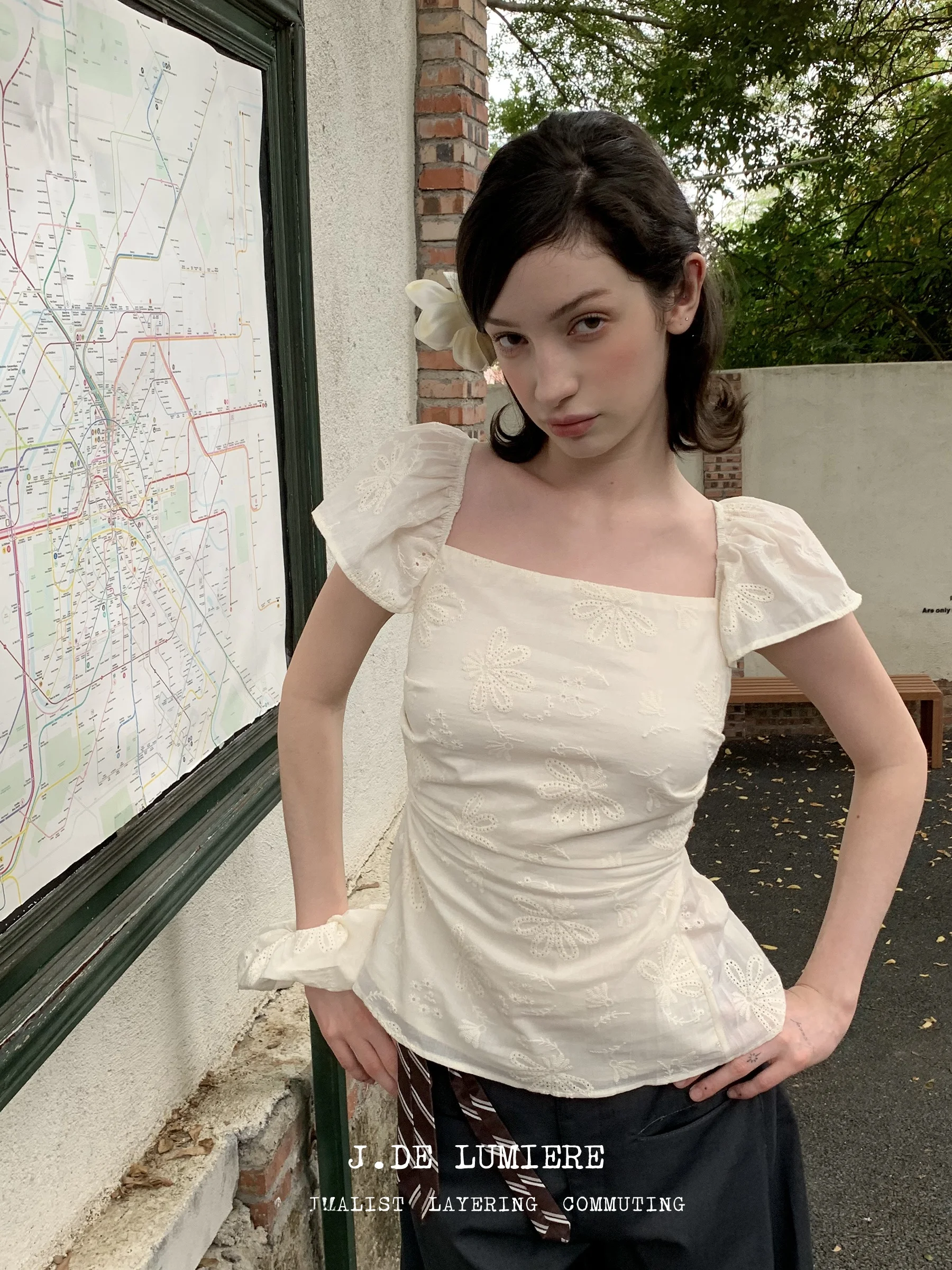 JDE Elegant Embroidered Square Collar Slim Fit Short Sleeve T-Shirt Women Summer 2026 New Peach Color Shoulder Bared Cotton Top
JDE Elegant Embroidered Square Collar Slim Fit Short Sleeve T-Shirt Women Summer 2026 New Peach Color Shoulder Bared Cotton Top