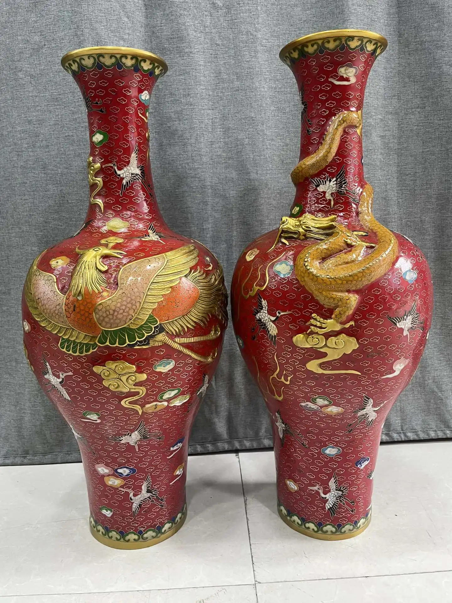 22"Tibetan Temple Collection Old Bronze Cloisonne Enamel High Relief Dragon Phoenix Pattern Large Vase A Pair Bottle Town house
22"Tibetan Temple Collection Old Bronze Cloisonne Enamel High Relief Dragon Phoenix Pattern Large Vase A Pair Bottle Town house