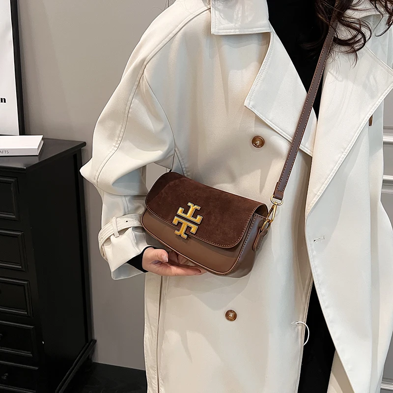 Chromatic Minimalist Crossbody with Light Diffusing Surface and Magnetic Clasp for Business Meetings Capturing Ethereal Allure
Chromatic Minimalist Crossbody with Light Diffusing Surface and Magnetic Clasp for Business Meetings Capturing Ethereal Allure