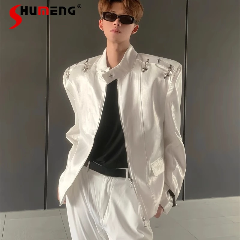 Men's Glossy High-end Long-sleeve Jackets Men's 2025 Autumn Metal Buckle Design Stand Collar Tops Loose Shoulder Padded Blazers
Men's Glossy High-end Long-sleeve Jackets Men's 2025 Autumn Metal Buckle Design Stand Collar Tops Loose Shoulder Padded Blazers