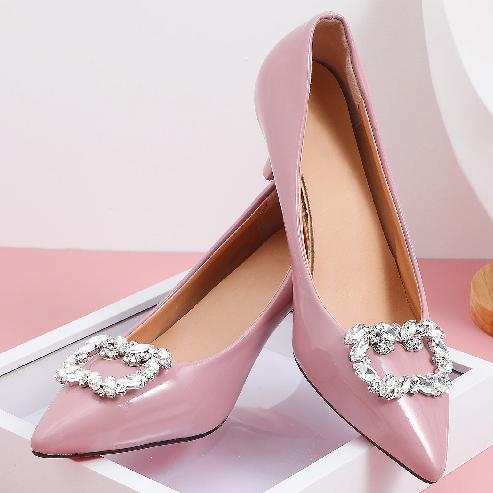 Rhinestone Shoe Clips Women Bride Brooches Accessories Wedding Banquet Party Daily Use Decorative Shoe
Rhinestone Shoe Clips Women Bride Brooches Accessories Wedding Banquet Party Daily Use Decorative Shoe