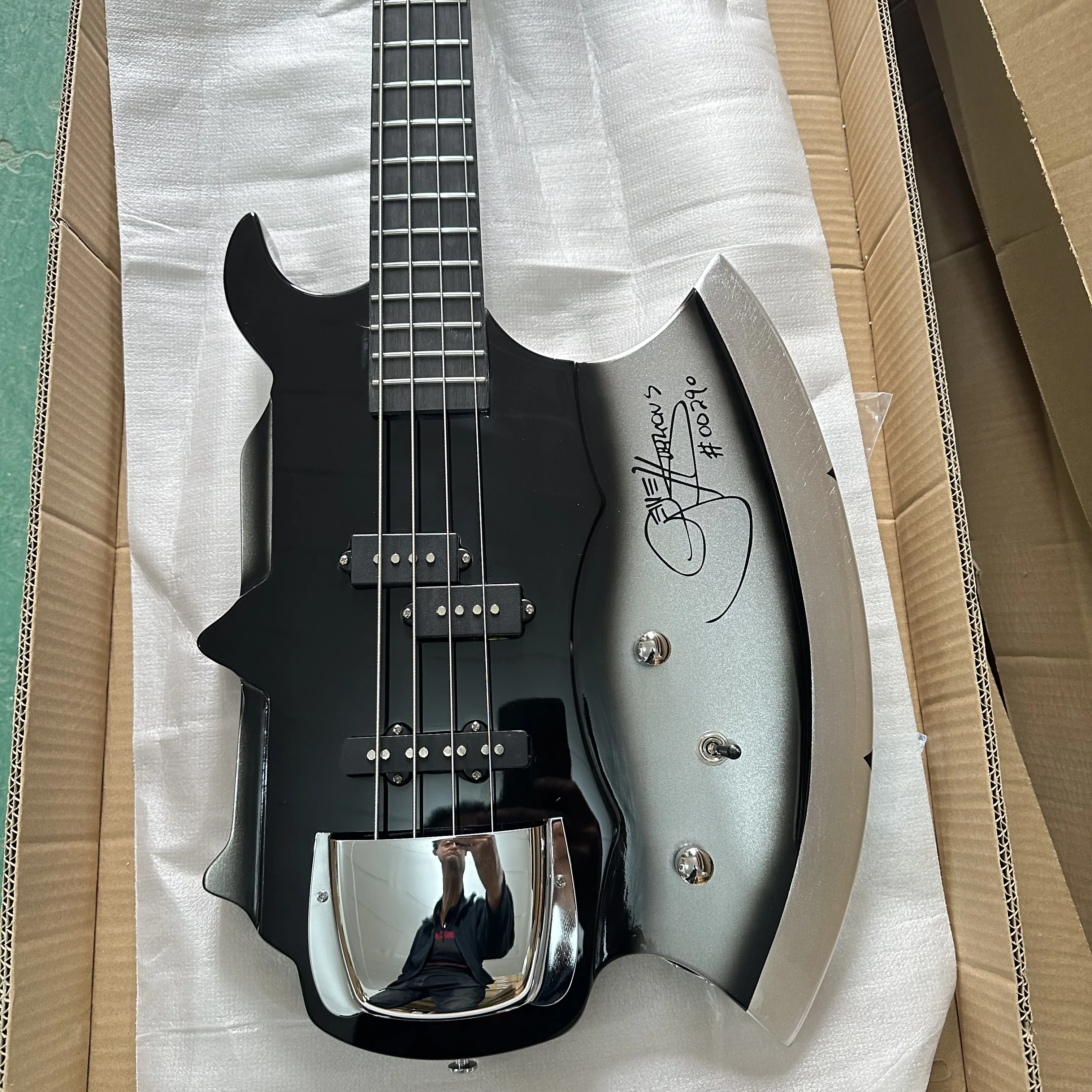 Axe Bass Gene Simmons 4-струнная электрическая бас-гитара из палисандра гриф черный Рождественский подарок Бесплатная доставка
Axe Bass Gene Simmons 4-струнная электрическая бас-гитара из палисандра гриф черный Рождественский подарок Бесплатная доставка