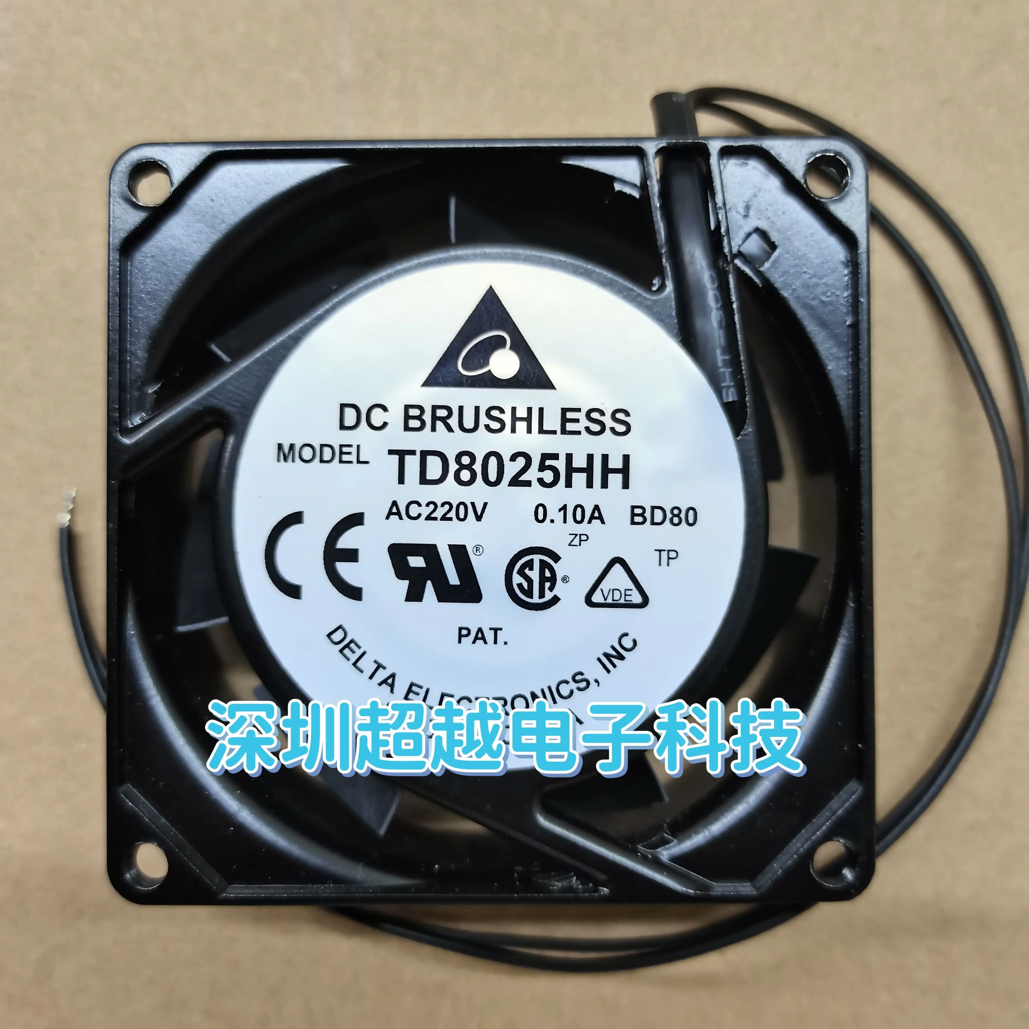 Delta TD8025HH BD80 AC 220 В 0,10 А 80x80x25 мм 2-проводной охлаждающий вентилятор для сервера
Delta TD8025HH BD80 AC 220 В 0,10 А 80x80x25 мм 2-проводной охлаждающий вентилятор для сервера
