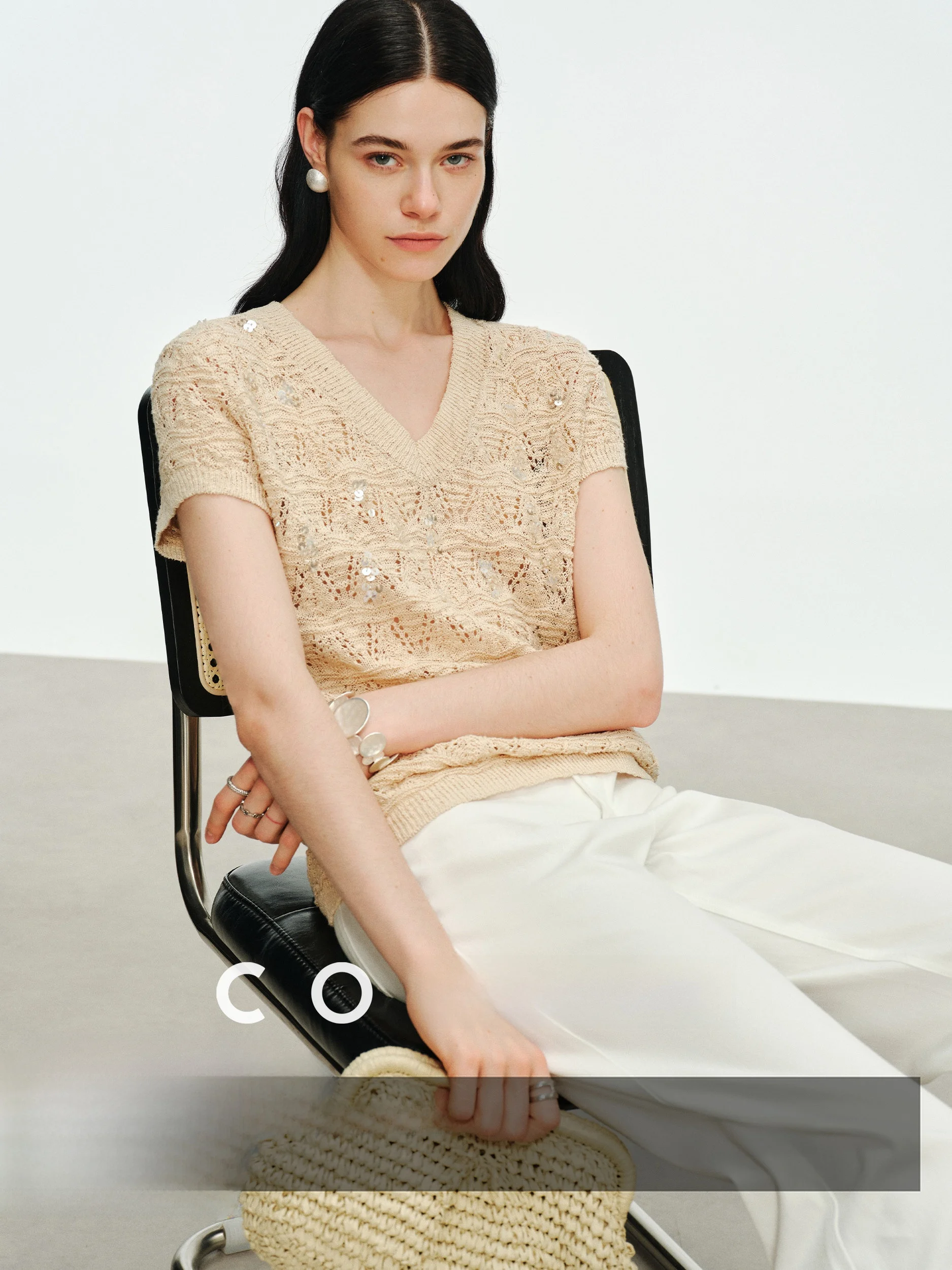 Женская летняя футболка CA Starlight с V-образным вырезом, тонкой талией, ажурная, из смесового хлопка, с коротким рукавом
Женская летняя футболка CA Starlight с V-образным вырезом, тонкой талией, ажурная, из смесового хлопка, с коротким рукавом