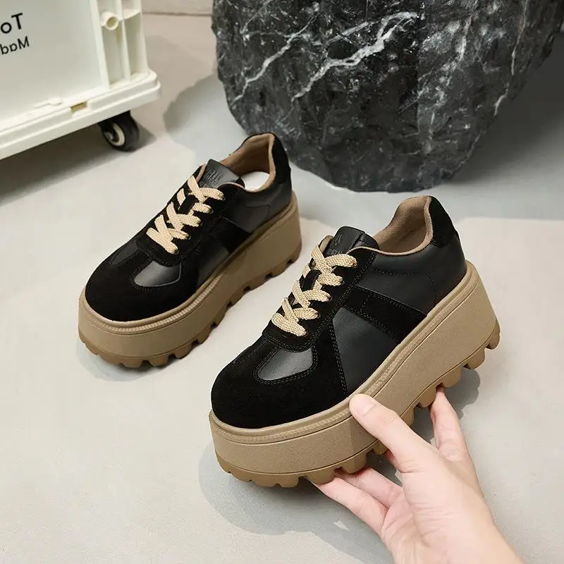 Classic Retro Genuine Leather Sport Shoes Heightening Dad Shoes Versatile Casual round Toe Flat Heel PU Leather Outsole
Classic Retro Genuine Leather Sport Shoes Heightening Dad Shoes Versatile Casual round Toe Flat Heel PU Leather Outsole