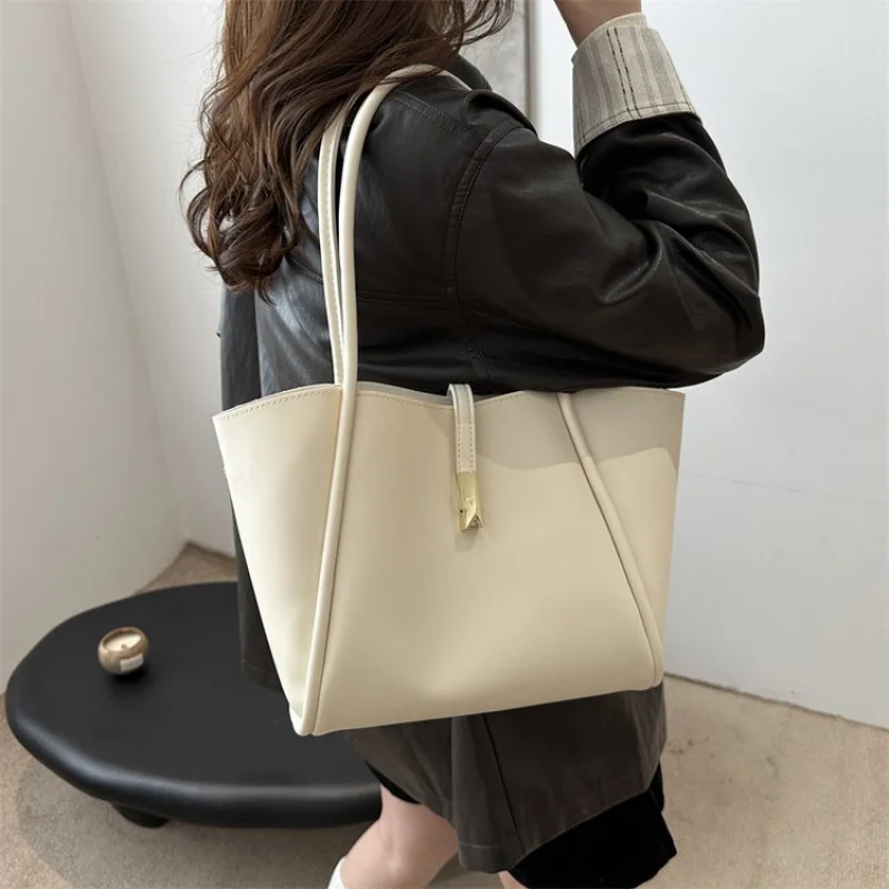 Elegant Classic High End Women Luxury Tote Bag Leather Trendy Design Fashionable Ladies Handbag Casual Bag
Elegant Classic High End Women Luxury Tote Bag Leather Trendy Design Fashionable Ladies Handbag Casual Bag