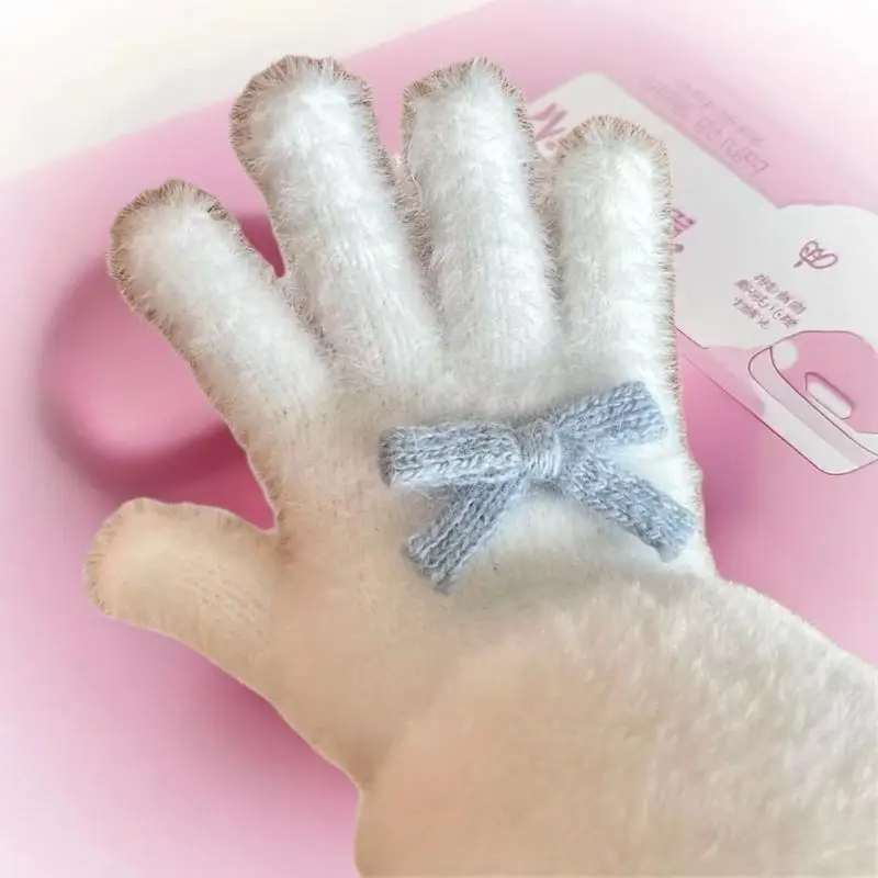 Pretty Warm Plush Gloves with Bow Pom-pom Winterproof Five Finger Gloves For Female Students Xmas Fashion Accessory
Pretty Warm Plush Gloves with Bow Pom-pom Winterproof Five Finger Gloves For Female Students Xmas Fashion Accessory