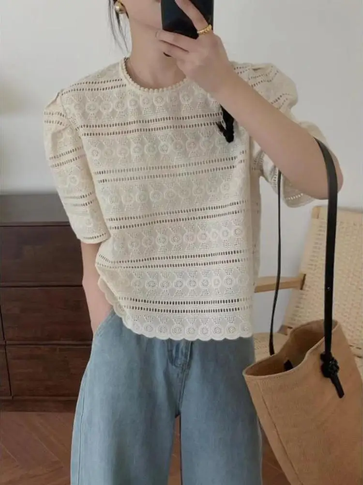 Korean Style Simple Elegance Heavy Embroidery Short Sleeve round Neck T-Shirt Summer New Gentle Beige Women's Lace Shirt
Korean Style Simple Elegance Heavy Embroidery Short Sleeve round Neck T-Shirt Summer New Gentle Beige Women's Lace Shirt