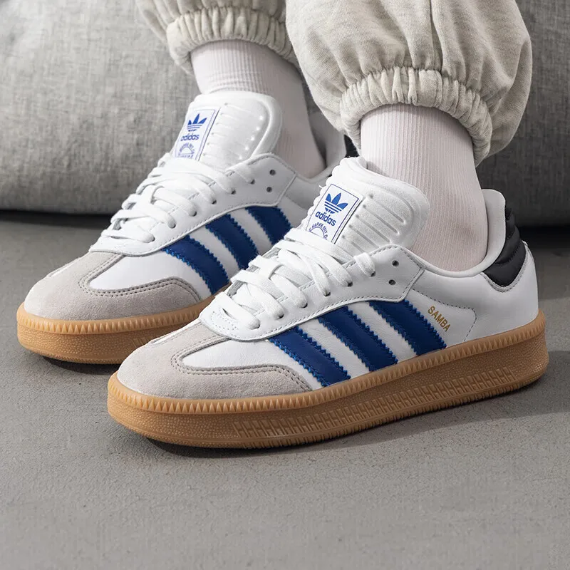 Мужская и женская обувь Adidas Clover, новинка 2025 года, легкая удобная дышащая повседневная обувь с мягкой подкладкой и низкой посадкой IE9182
Мужская и женская обувь Adidas Clover, новинка 2025 года, легкая удобная дышащая повседневная обувь с мягкой подкладкой и низкой посадкой IE9182