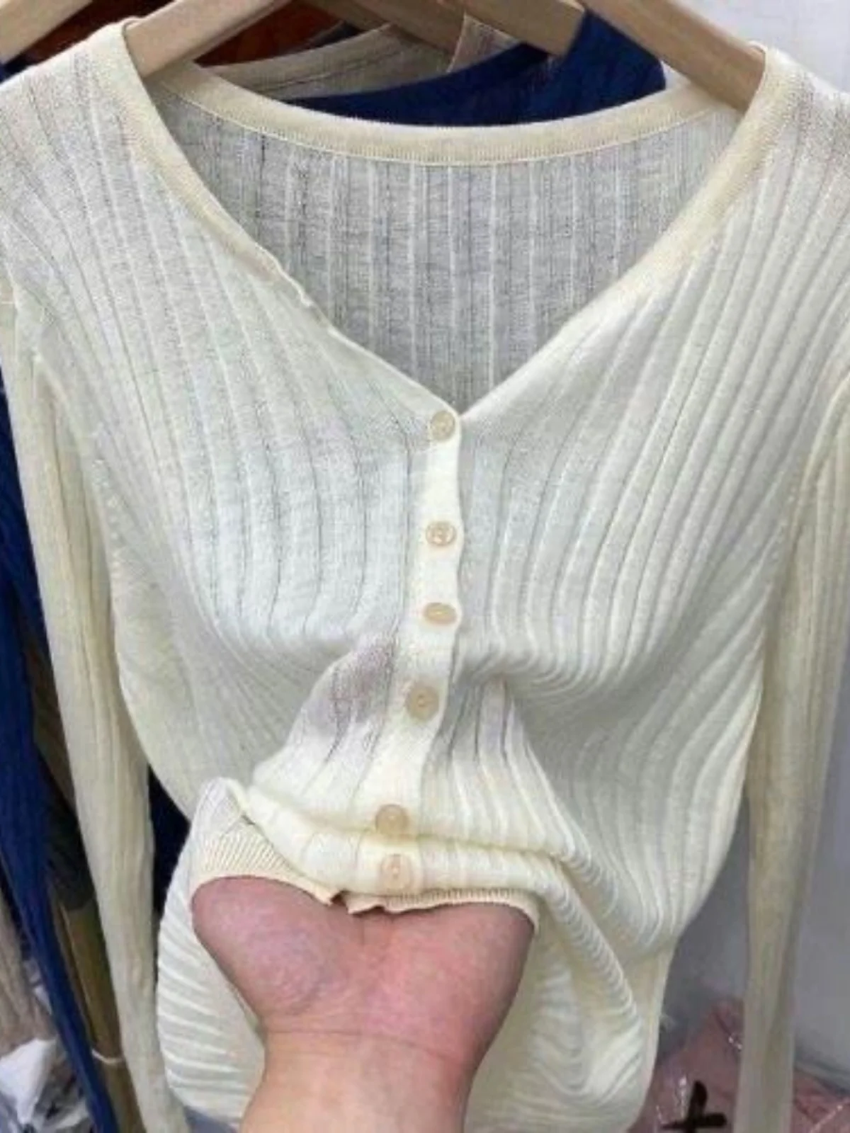 Spring Autumn 2026 Slim Fit Soft Long Sleeve Knitted Open Cardigan Women's Sun Protection Air Conditioning Top Trendy Style
Spring Autumn 2026 Slim Fit Soft Long Sleeve Knitted Open Cardigan Women's Sun Protection Air Conditioning Top Trendy Style