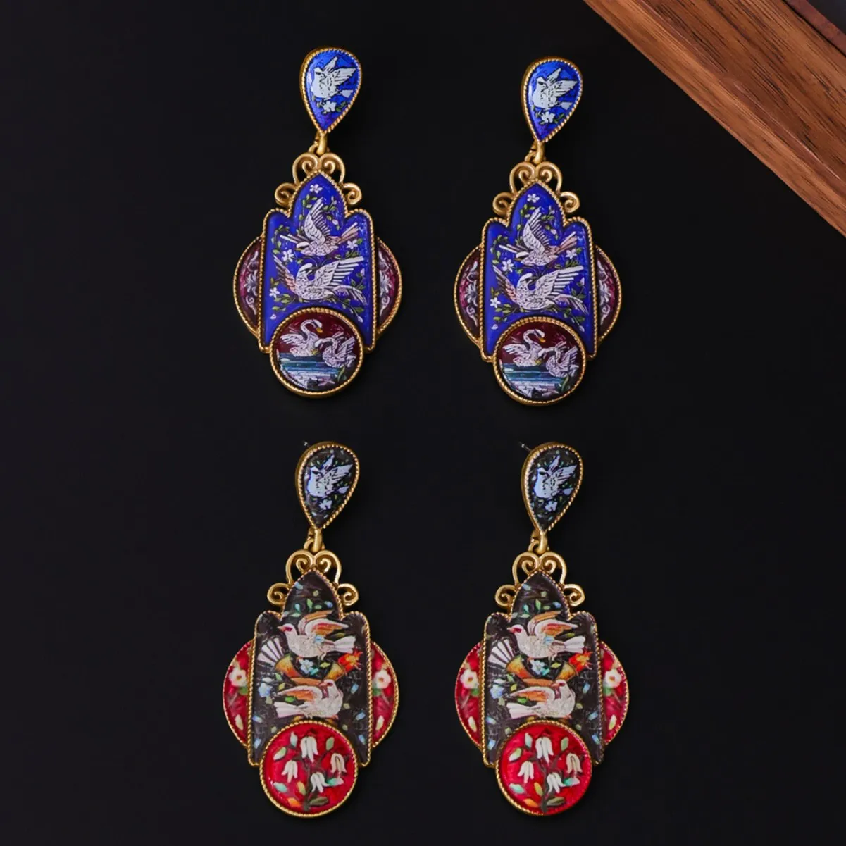Medieval Messenger Swan Earrings,gold-plated, Diamond-encrusted Enamel Painted Stud Earring
Medieval Messenger Swan Earrings,gold-plated, Diamond-encrusted Enamel Painted Stud Earring