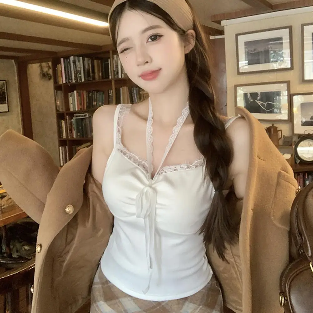 Summer Women's Crop Top Korean White Bow Cute Sweet Mini Vest Knitted Basic Top Casual Tee Women Backless Beach Camisole
Summer Women's Crop Top Korean White Bow Cute Sweet Mini Vest Knitted Basic Top Casual Tee Women Backless Beach Camisole