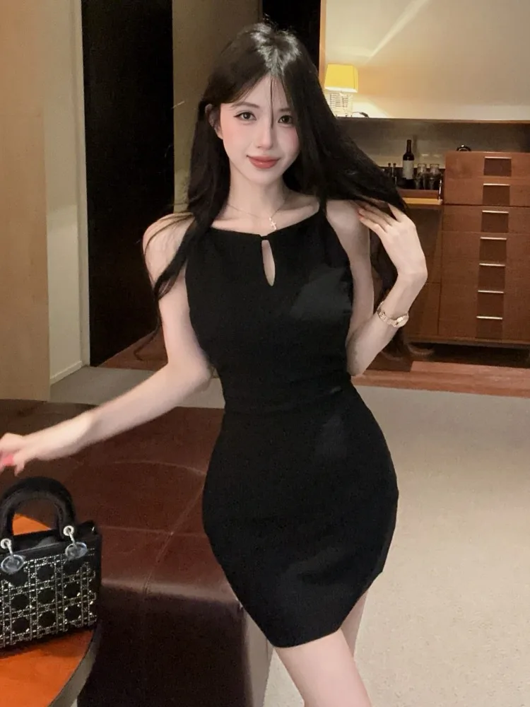 Elegant Hollow out Strap Dress Women's Slim Fit Summer Fashion Short Skirt Design Korean Style Commute Bounding Belt
Elegant Hollow out Strap Dress Women's Slim Fit Summer Fashion Short Skirt Design Korean Style Commute Bounding Belt