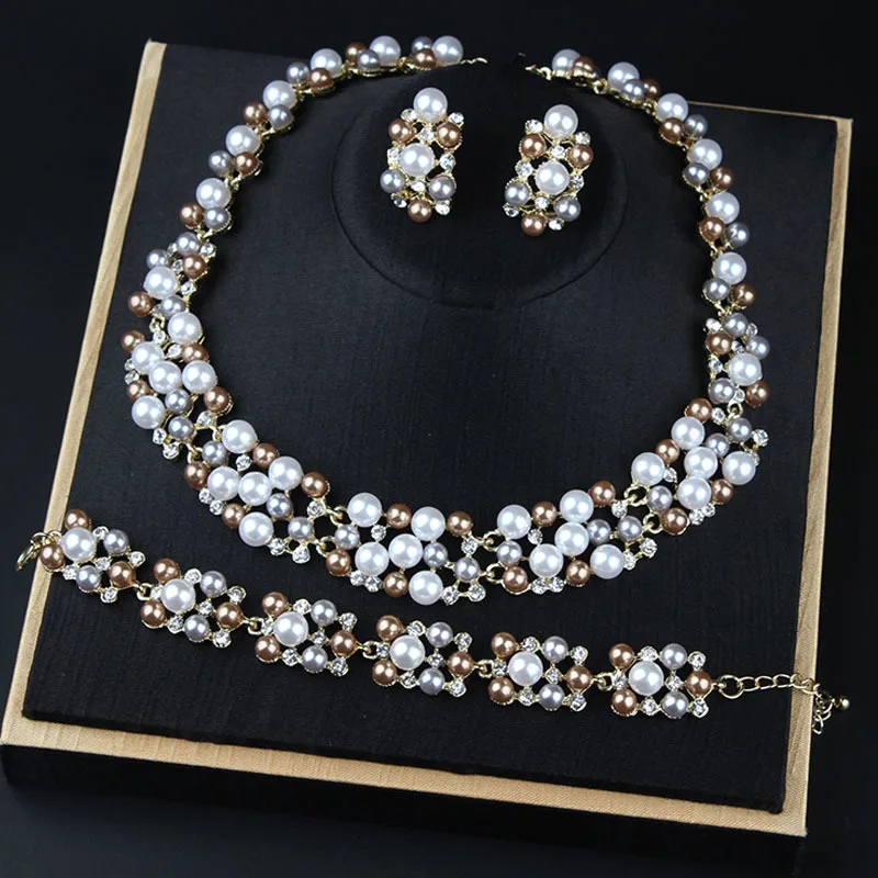 DIY accessories Cross-border e-commerce, European and American exaggerated pearl necklace bracelet earrings three-piece short co
DIY accessories Cross-border e-commerce, European and American exaggerated pearl necklace bracelet earrings three-piece short co