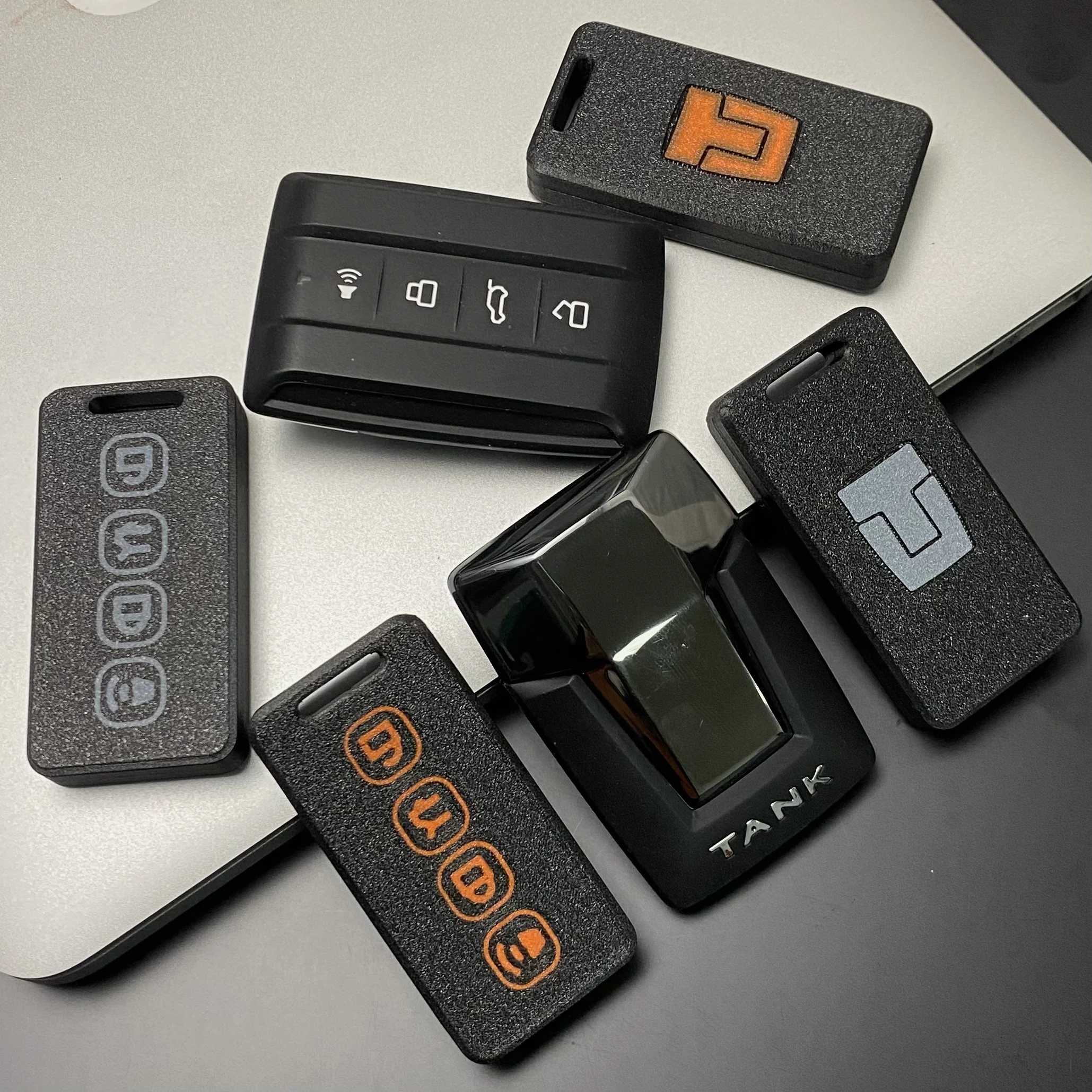 Car key cases For Tank 300 TANK 400 TANK 500 TANK 700 Key Shell Modification Change Shell Haval H6 series to Change the Tank Tag
Car key cases For Tank 300 TANK 400 TANK 500 TANK 700 Key Shell Modification Change Shell Haval H6 series to Change the Tank Tag