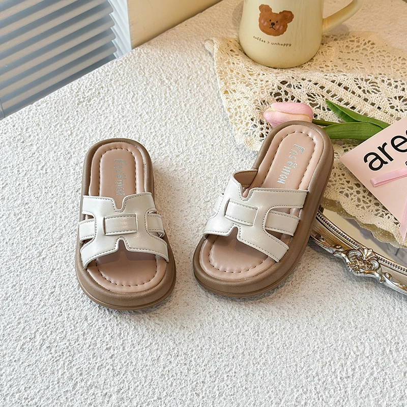 2025 Summer New Girl Comfortable Stylish Elegant Slipper Wear-resistant Non-slip Casual Beach Flat Base Sandals Girl Slippers
2025 Summer New Girl Comfortable Stylish Elegant Slipper Wear-resistant Non-slip Casual Beach Flat Base Sandals Girl Slippers