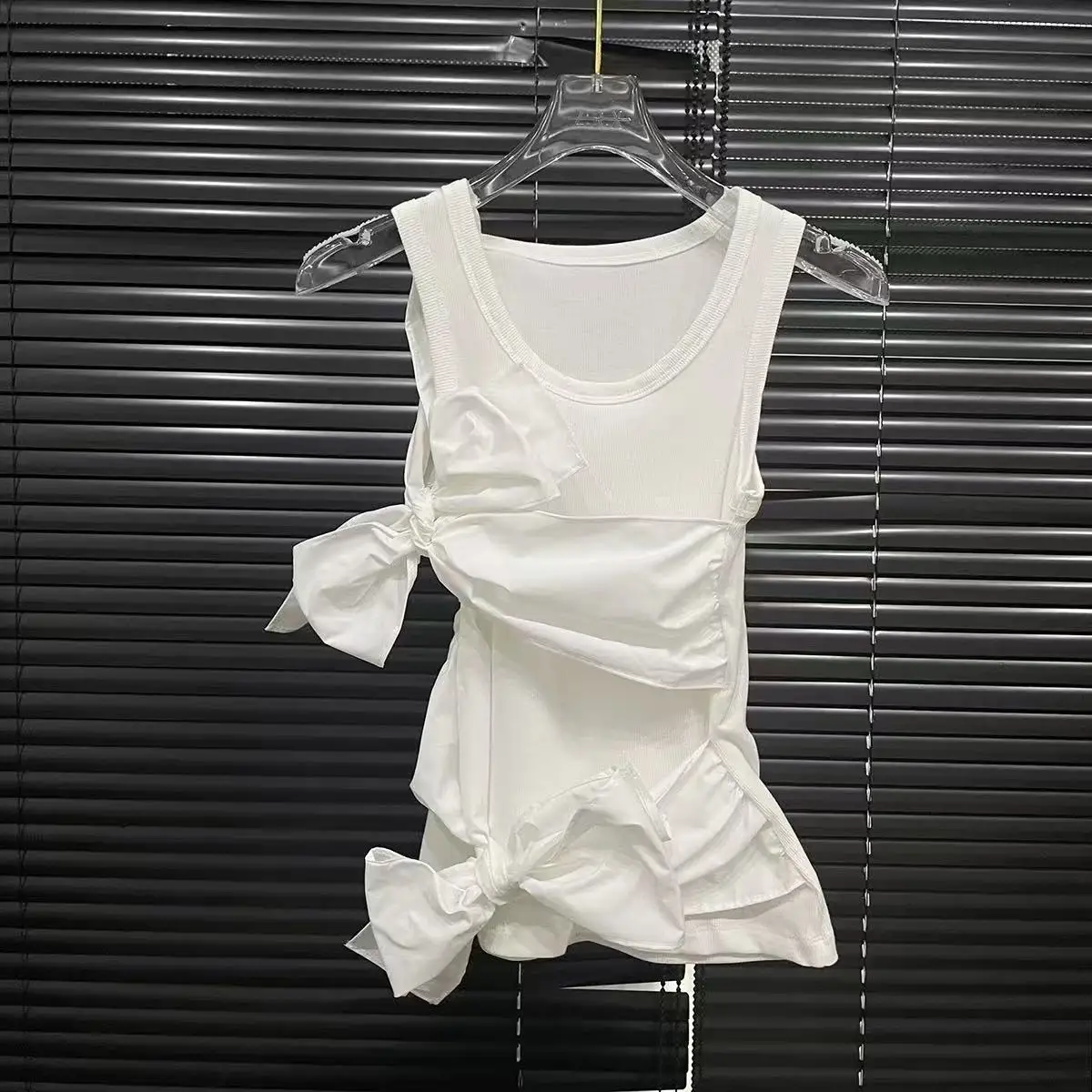 2025 Spliced Sleeveless Tank Women Tshirt Bow Design Solid White Stretch Summer Casual Top Fashion Y2k Classic Outwear Holiday
2025 Spliced Sleeveless Tank Women Tshirt Bow Design Solid White Stretch Summer Casual Top Fashion Y2k Classic Outwear Holiday