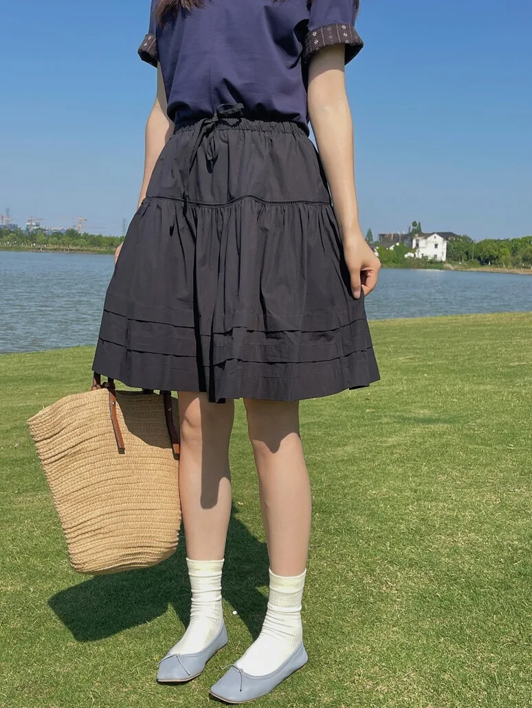 Антивозрастная юбка А-силуэта с высокой талией, свободного кроя, удобная, с эластичной талией, летняя, модный дизайн, корейский стиль, женская юбка
Антивозрастная юбка А-силуэта с высокой талией, свободного кроя, удобная, с эластичной талией, летняя, модный дизайн, корейский стиль, женская юбка