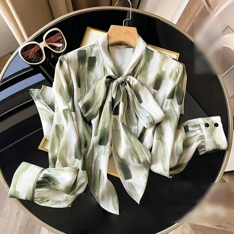 2023 New Fashion Print Loose Buttons Blouse Office Simple Elegant Long Sleeve Bow Tie Collar Women Shirt Ladies Tops Mujer 29964
2023 New Fashion Print Loose Buttons Blouse Office Simple Elegant Long Sleeve Bow Tie Collar Women Shirt Ladies Tops Mujer 29964