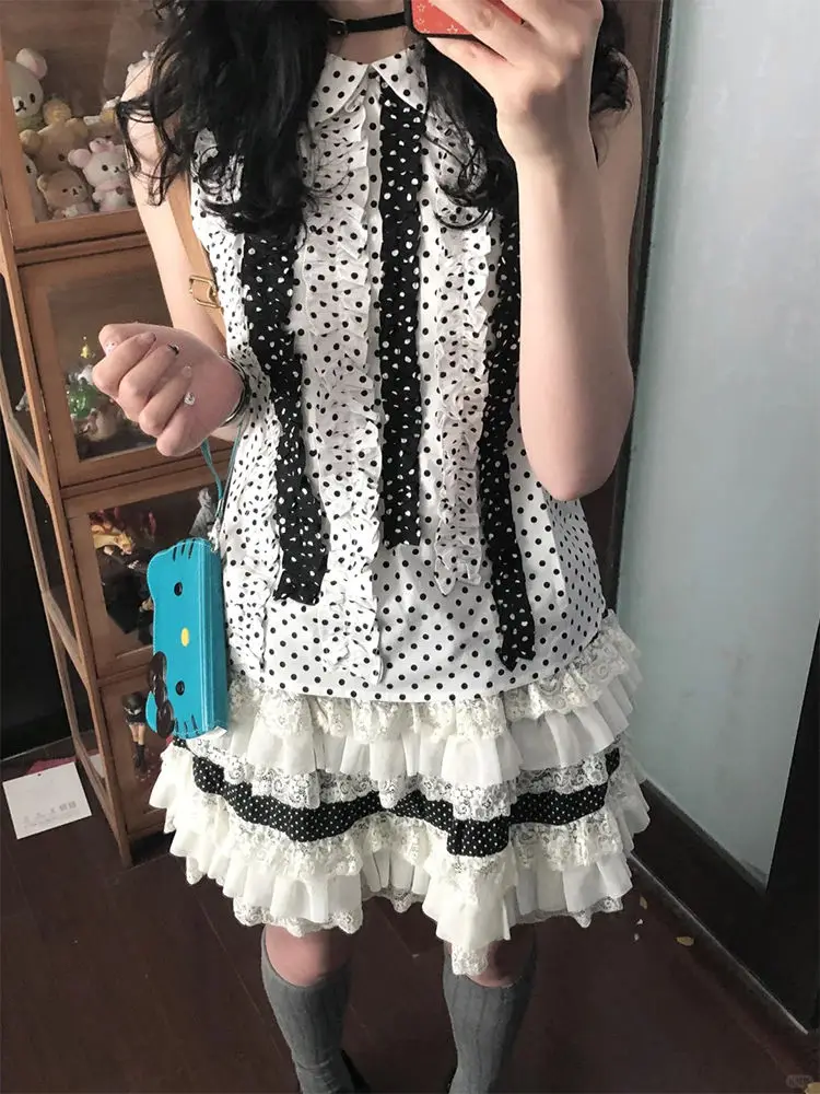 Japanese Vintage White Slim 2-piece Set Women Summer 2025 Design Polka Dot Sleeveless T-shirts Y2k High-waist Retro Short Skirt
Japanese Vintage White Slim 2-piece Set Women Summer 2025 Design Polka Dot Sleeveless T-shirts Y2k High-waist Retro Short Skirt