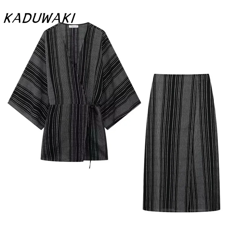 KADUWAKI Retro Y2K Vintage Chic Striped Suits Long Sleeve V-Neck Kimono Shirt Long Straight Skirt Fashion Harajuku 2 Piece Sets
KADUWAKI Retro Y2K Vintage Chic Striped Suits Long Sleeve V-Neck Kimono Shirt Long Straight Skirt Fashion Harajuku 2 Piece Sets