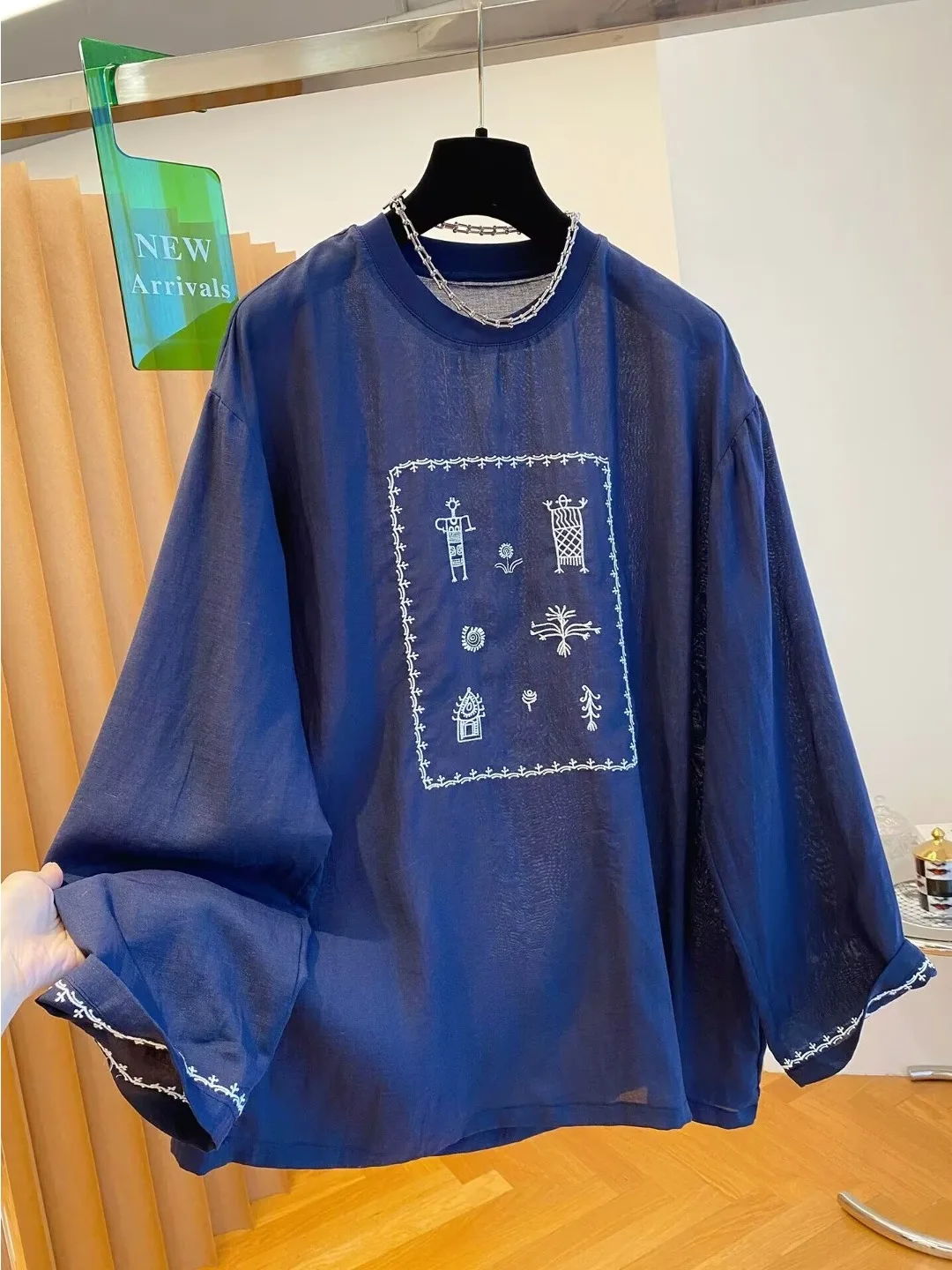 Retro Embroidered Loose Casual Long Sve round Ne T-irt Women's plus Size Faionable Top Ethnic Sle Comfortable Fit
Retro Embroidered Loose Casual Long Sve round Ne T-irt Women's plus Size Faionable Top Ethnic Sle Comfortable Fit