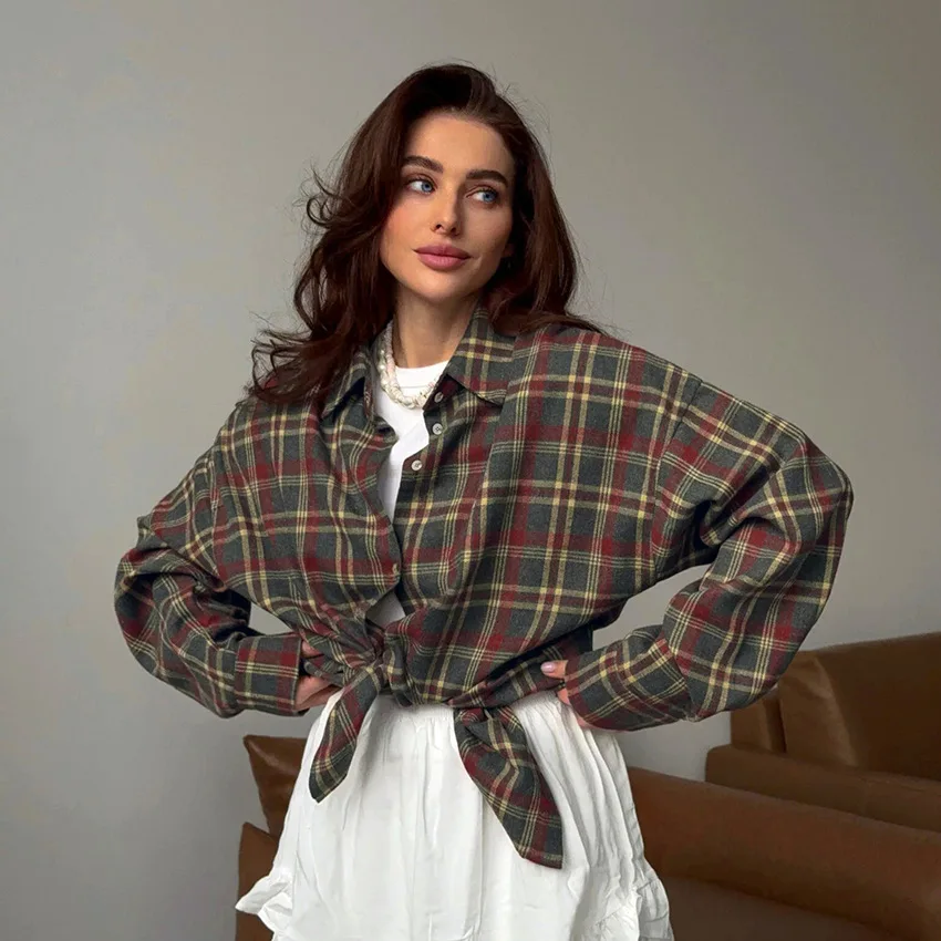 Fashion Loose Plaid Women's Shirt 2025 Vintage Lapel Long Sleeve Blouses spring autumn Elegant Top Female Streetwears
Fashion Loose Plaid Women's Shirt 2025 Vintage Lapel Long Sleeve Blouses spring autumn Elegant Top Female Streetwears