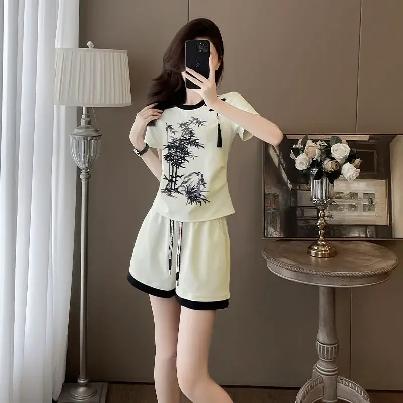 Белые женские шорты, футболка с вышивкой, легкий деловой костюм с летней модой, новинка 2025, женские короткие комплекты из 2 предметов
Белые женские шорты, футболка с вышивкой, легкий деловой костюм с летней модой, новинка 2025, женские короткие комплекты из 2 предметов