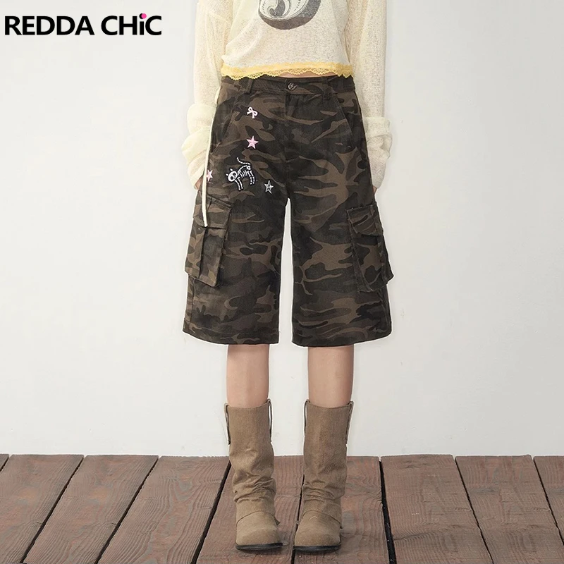 REDDACHiC Women Patched Camouflage Denim Shorts Embroidery Pockets Low Rise Casual Wide Bermuda Pants Retro Y2k Cargo Workwear
REDDACHiC Women Patched Camouflage Denim Shorts Embroidery Pockets Low Rise Casual Wide Bermuda Pants Retro Y2k Cargo Workwear