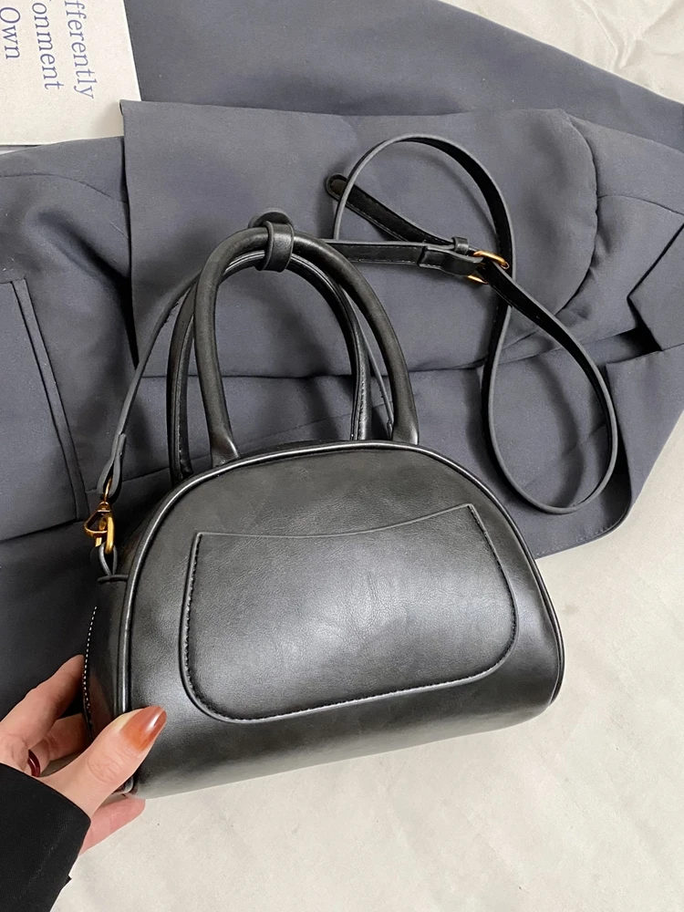 Faionable Semi-Circular Crossbody Bag Small Design Sensation Handbag Retro Sle Soft Pu Leather Casual Pure Color
Faionable Semi-Circular Crossbody Bag Small Design Sensation Handbag Retro Sle Soft Pu Leather Casual Pure Color