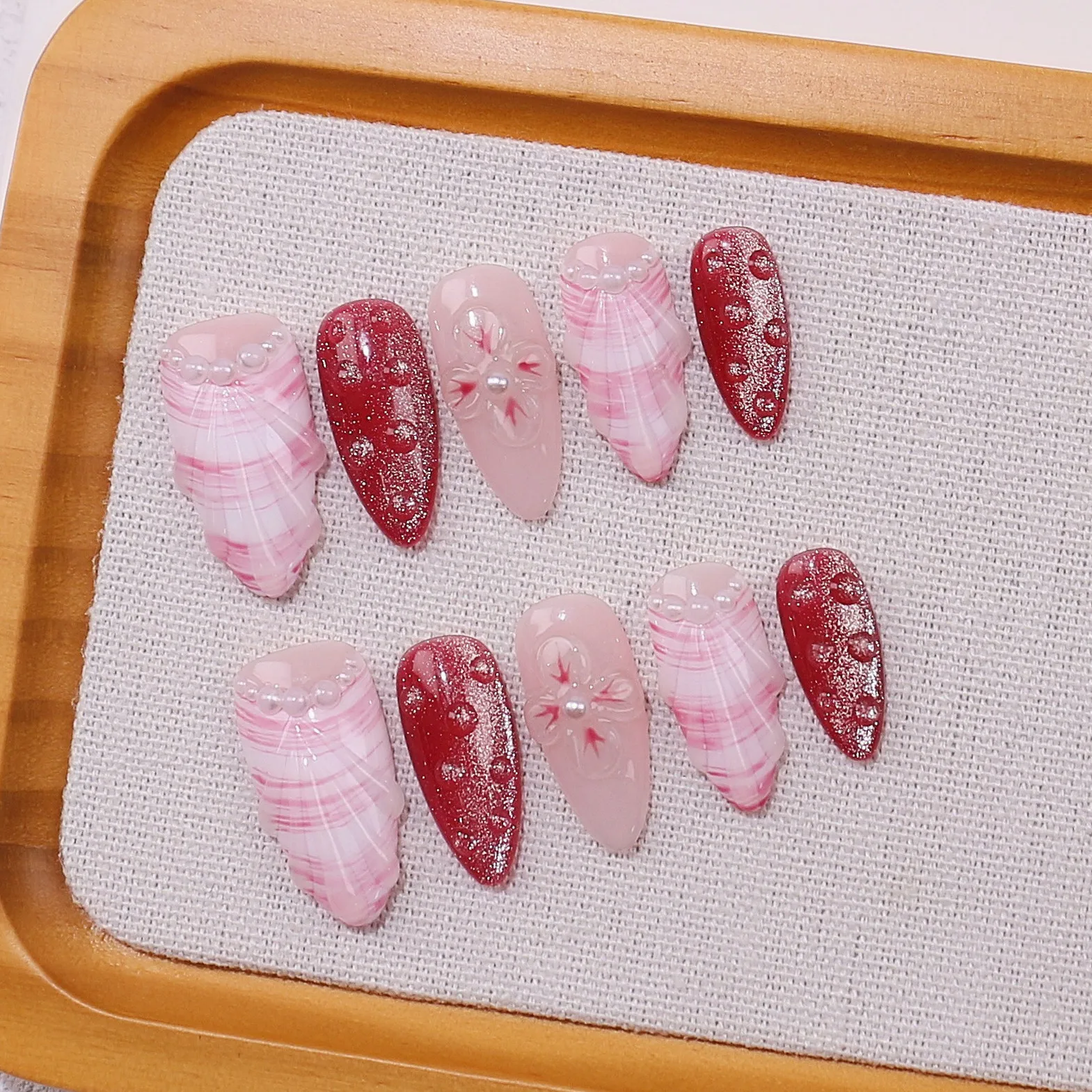 Handemade French Almond Press on Nails Pink 3D Shell Cat Eye Floral Sculpture Design Fake Nails Wearable Manicure Nail Tips Art
Handemade French Almond Press on Nails Pink 3D Shell Cat Eye Floral Sculpture Design Fake Nails Wearable Manicure Nail Tips Art