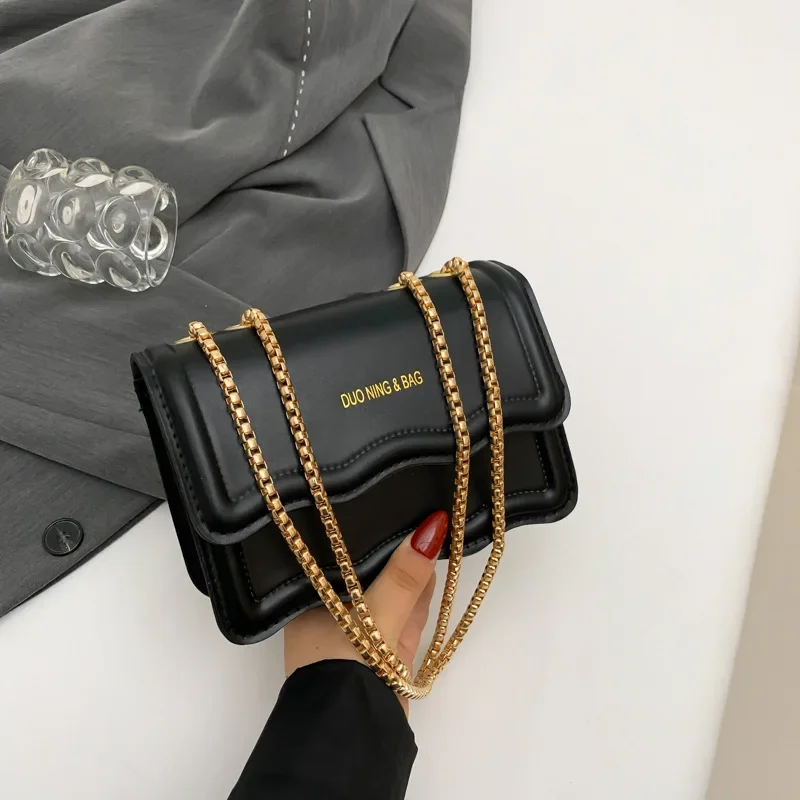 Versatile chain bag women's trendy fashion small square bag high-end commuter niche messenger bag
Versatile chain bag women's trendy fashion small square bag high-end commuter niche messenger bag