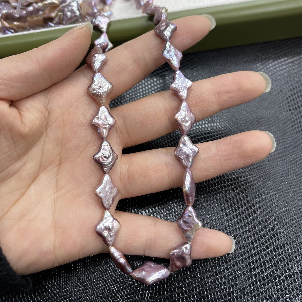 Натуральный пресноводный жемчуг, крест, звезда, фиолетовый, желтый, бусина 10x14 мм, ювелирные изделия AAAAA, ожерелье, браслет, женское ожерелье премиум-класса, свадьба
Натуральный пресноводный жемчуг, крест, звезда, фиолетовый, желтый, бусина 10x14 мм, ювелирные изделия AAAAA, ожерелье, браслет, женское ожерелье премиум-класса, свадьба