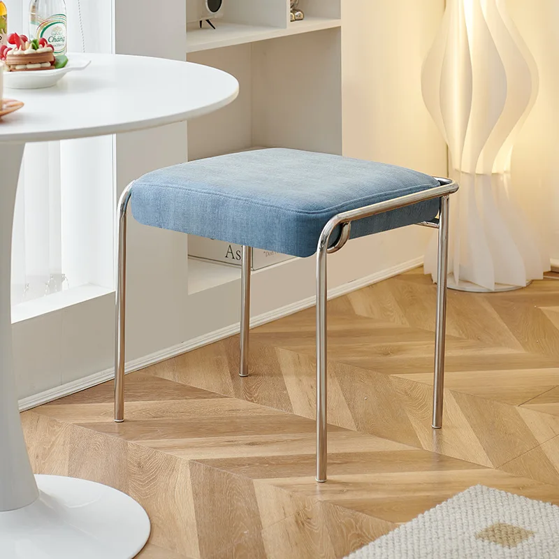 Light luxury dressing typhoon master bedroom makeup stool modern simple dressing stool high-end home Nordic designer soft bag 
Light luxury dressing typhoon master bedroom makeup stool modern simple dressing stool high-end home Nordic designer soft bag