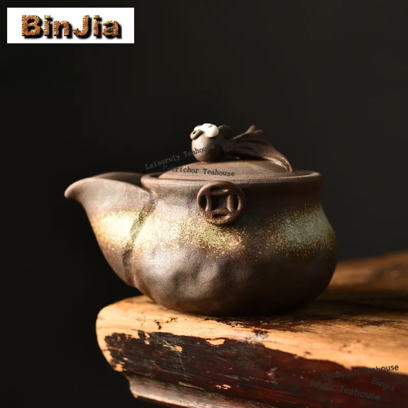 Чайник из грубой керамики ручной работы 170 мл, в форме рыбы, с отверстием для заваривания, для домашнего использования, китайский чайный набор, декоративный элемент
Чайник из грубой керамики ручной работы 170 мл, в форме рыбы, с отверстием для заваривания, для домашнего использования, китайский чайный набор, декоративный элемент