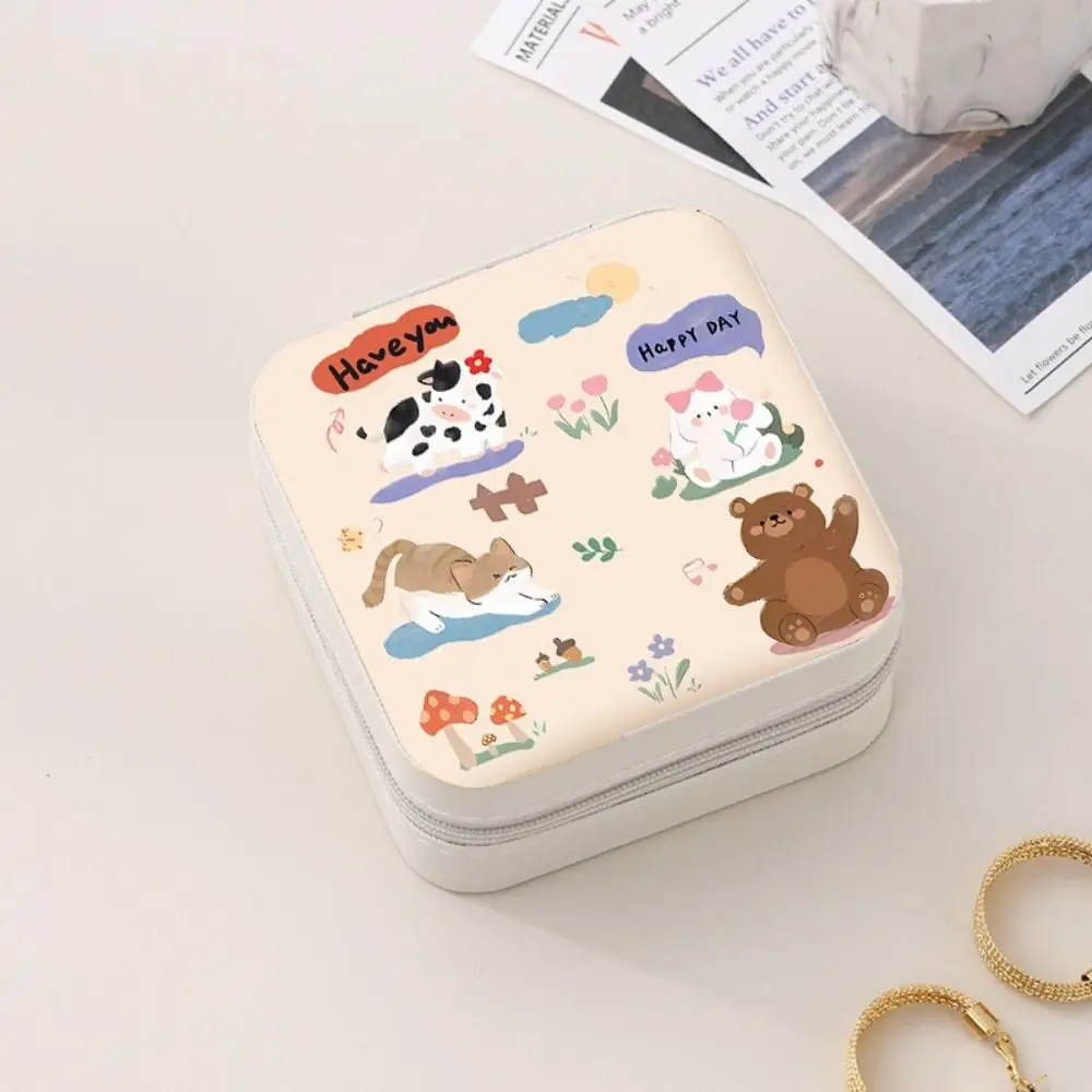 Легкая кавайная мини-шкатулка для драгоценностей с героями мультфильмов, ожерелье из искусственной кожи, чехол для колец на молнии, квадратный органайзер для сережек, дисплей 
Легкая кавайная мини-шкатулка для драгоценностей с героями мультфильмов, ожерелье из искусственной кожи, чехол для колец на молнии, квадратный органайзер для сережек, дисплей