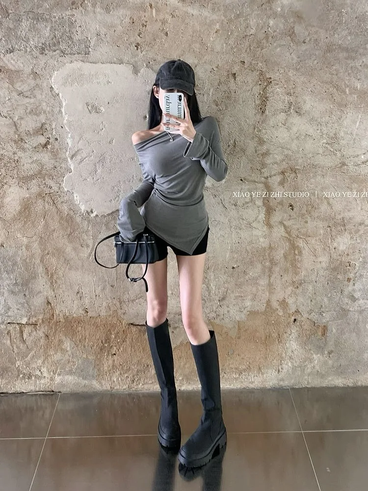 Sexy Slant Collar Off Shoulder T-shirt Women's Spring Hot Girl Long-sleeved Irregular Slim Fit Grey Top Fashion Female Clothes
Sexy Slant Collar Off Shoulder T-shirt Women's Spring Hot Girl Long-sleeved Irregular Slim Fit Grey Top Fashion Female Clothes