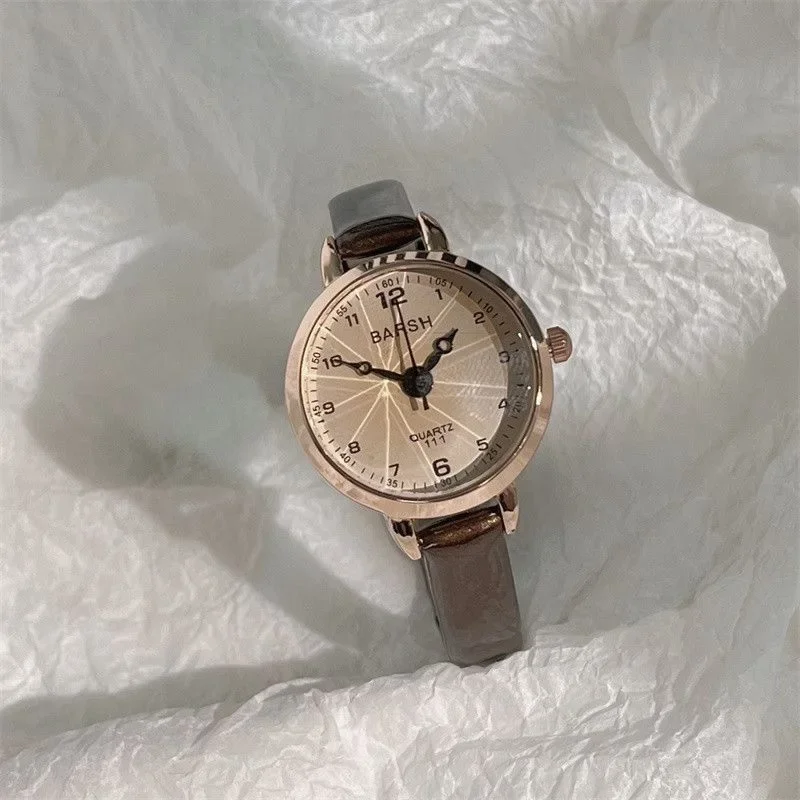 2025 Simple Women's Watches Small Round Ladies Bracelet Watch PU Leather Thin Retro Quartz Wristwatch Gifts
2025 Simple Women's Watches Small Round Ladies Bracelet Watch PU Leather Thin Retro Quartz Wristwatch Gifts