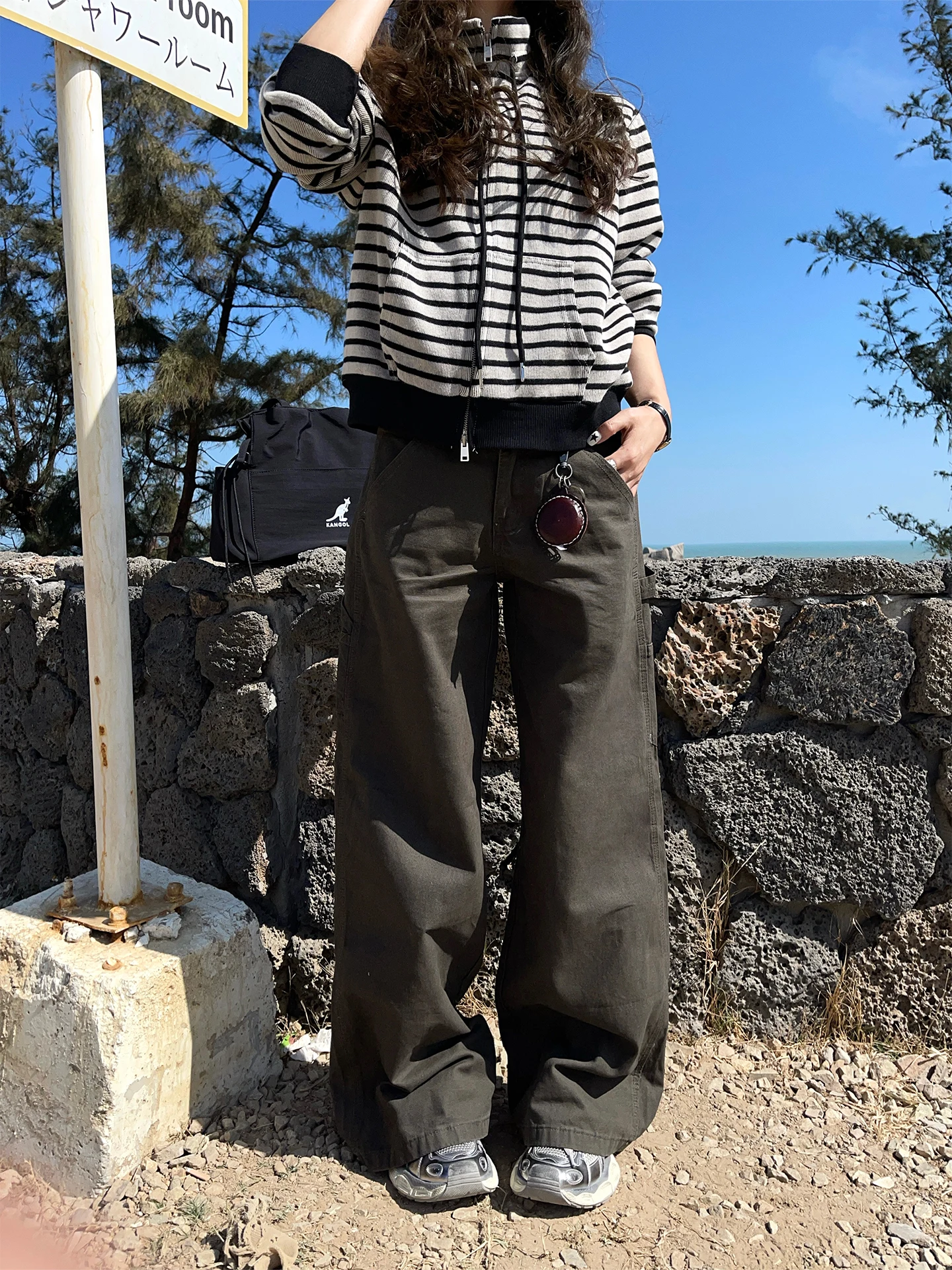 Женские джинсы Deep Green Wide Leg Workwear: весенние, универсальные, стройнящие, свободные, струящиеся, прямые, в пол, повседневный стиль
Женские джинсы Deep Green Wide Leg Workwear: весенние, универсальные, стройнящие, свободные, струящиеся, прямые, в пол, повседневный стиль