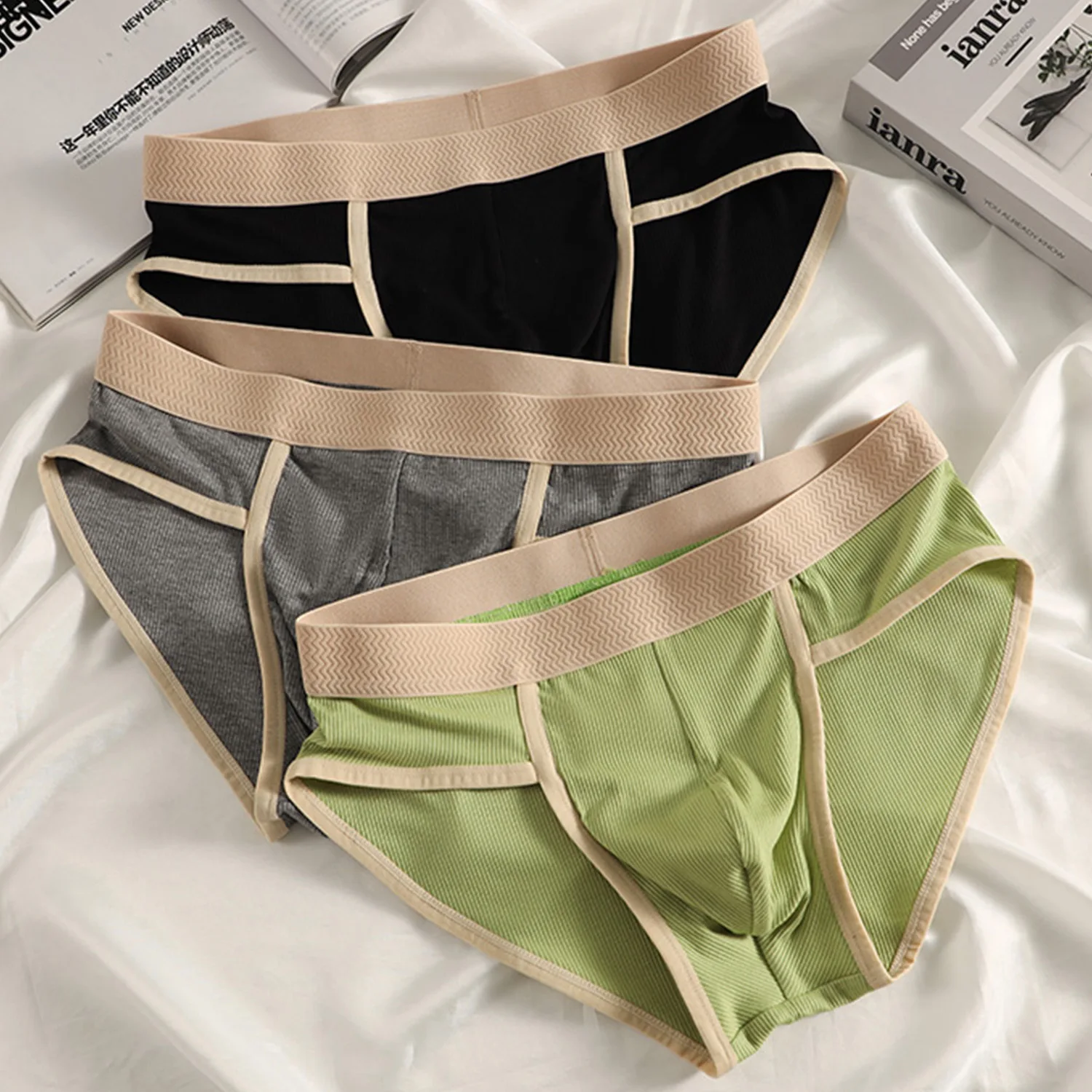 Sexy Men's Briefs Underwear Cotton Mid Waist Soft Pants Male Comfortable Breathable Underpants Sexy U Bulge Pouch Panties Homme
Sexy Men's Briefs Underwear Cotton Mid Waist Soft Pants Male Comfortable Breathable Underpants Sexy U Bulge Pouch Panties Homme