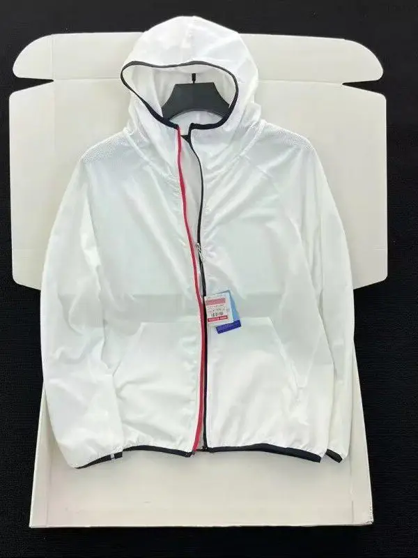 Men's Outdoor Lightweight Laser-Pierced Skin Jacket Breathable UV Protection Hat-On Fashionable Polyester Fiber Sunscreen Coat
Men's Outdoor Lightweight Laser-Pierced Skin Jacket Breathable UV Protection Hat-On Fashionable Polyester Fiber Sunscreen Coat