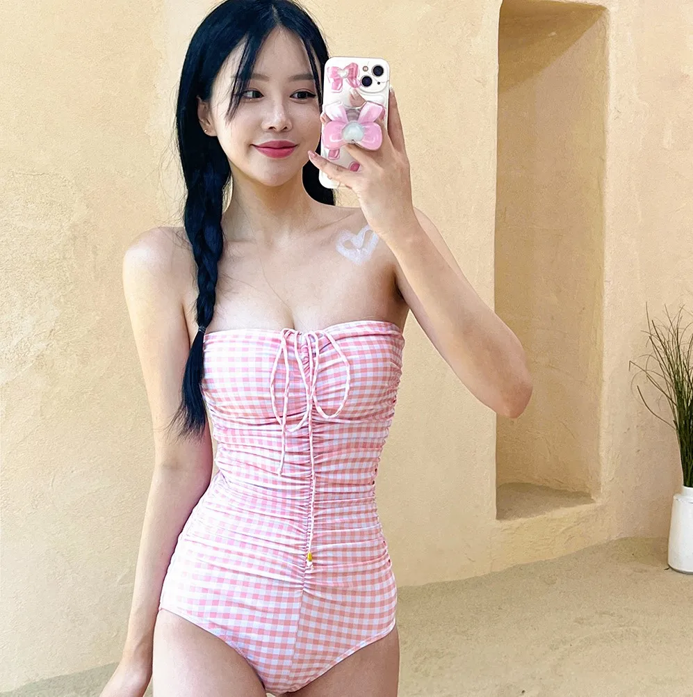 Новинка 2026: Усовершенствованный белый слитный купальник-бандо для женщин, пляжный, для отпуска
Новинка 2026: Усовершенствованный белый слитный купальник-бандо для женщин, пляжный, для отпуска