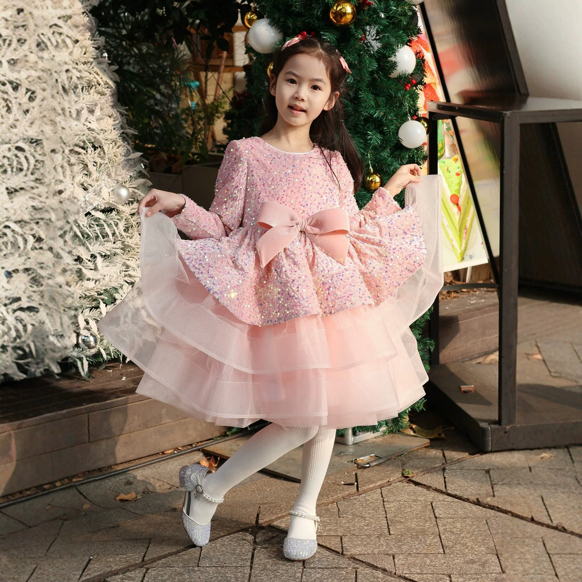 Spring girls long-sleeved dress light luxury princess dress velvet long-sleeved sequined cake dress birthday girls piano host
Spring girls long-sleeved dress light luxury princess dress velvet long-sleeved sequined cake dress birthday girls piano host