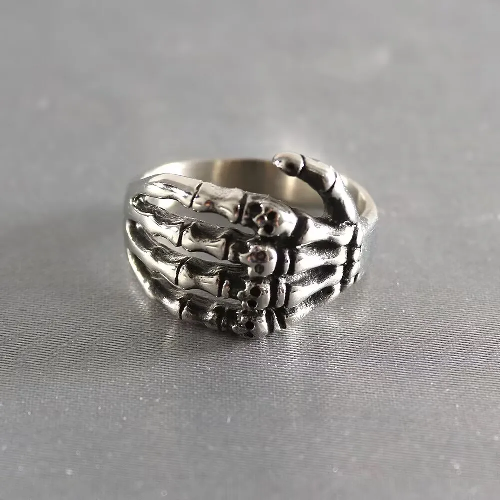 Punk Rings Vintage Silver Color Rings for Women Men Metal Skeleton Rings Gothic Stackable Rings Set Jewelry Drop Shipping
Punk Rings Vintage Silver Color Rings for Women Men Metal Skeleton Rings Gothic Stackable Rings Set Jewelry Drop Shipping